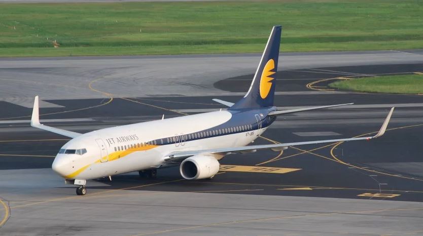 Jet Airways приостанавливает летную деятельность