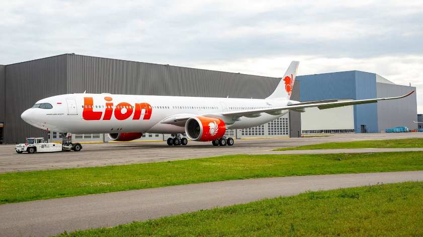 Первый самолет A330neo авиакомпании Lion Air перекрашен в новую ливрею