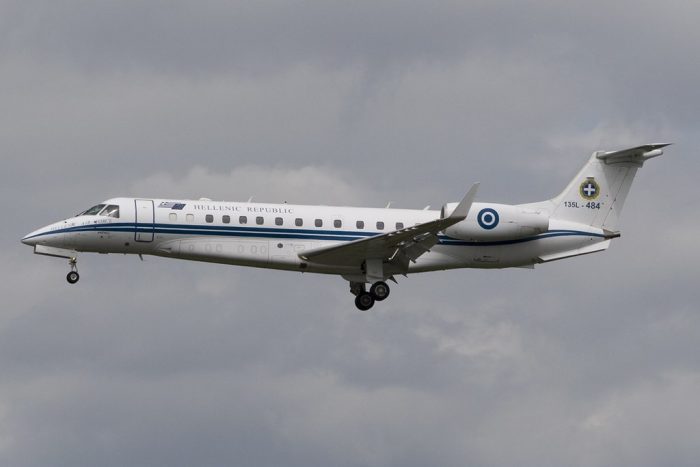 ERJ135BJ в ливрее греческих ВВС